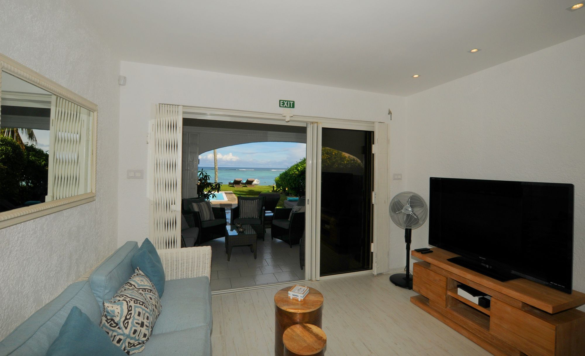 Caro'S Beachfront Trou aux Biches Exterior foto