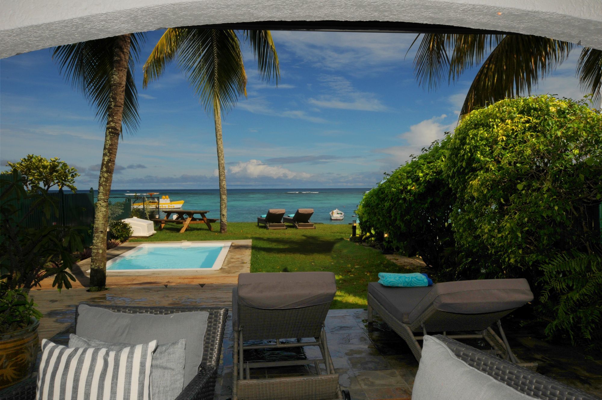 Caro'S Beachfront Trou aux Biches Exterior foto